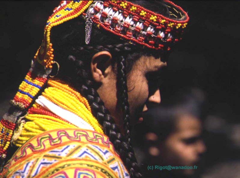 femme Kalash 